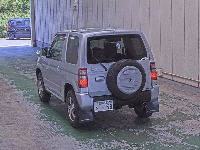 MITSUBISHI PAJERO MINI