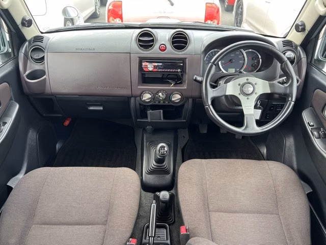 MITSUBISHI PAJERO MINI
