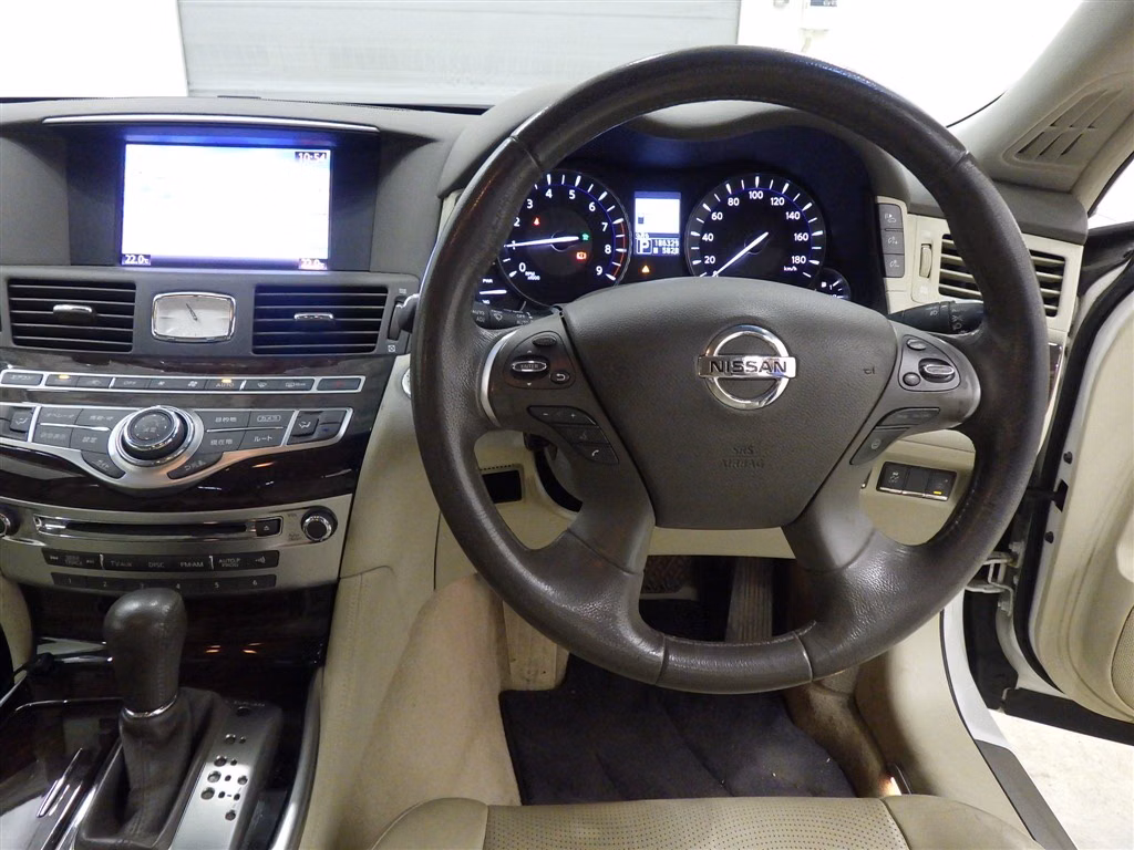 NISSAN FUGA