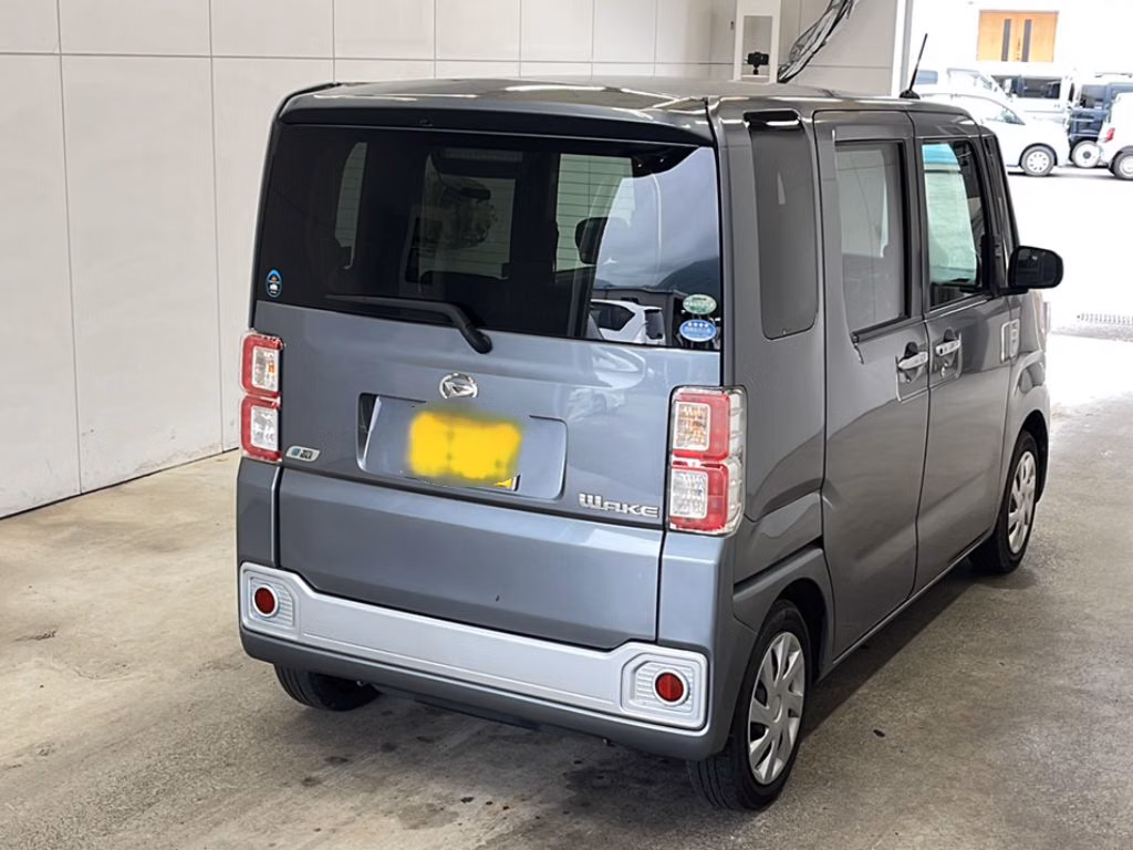 DAIHATSU WAKE