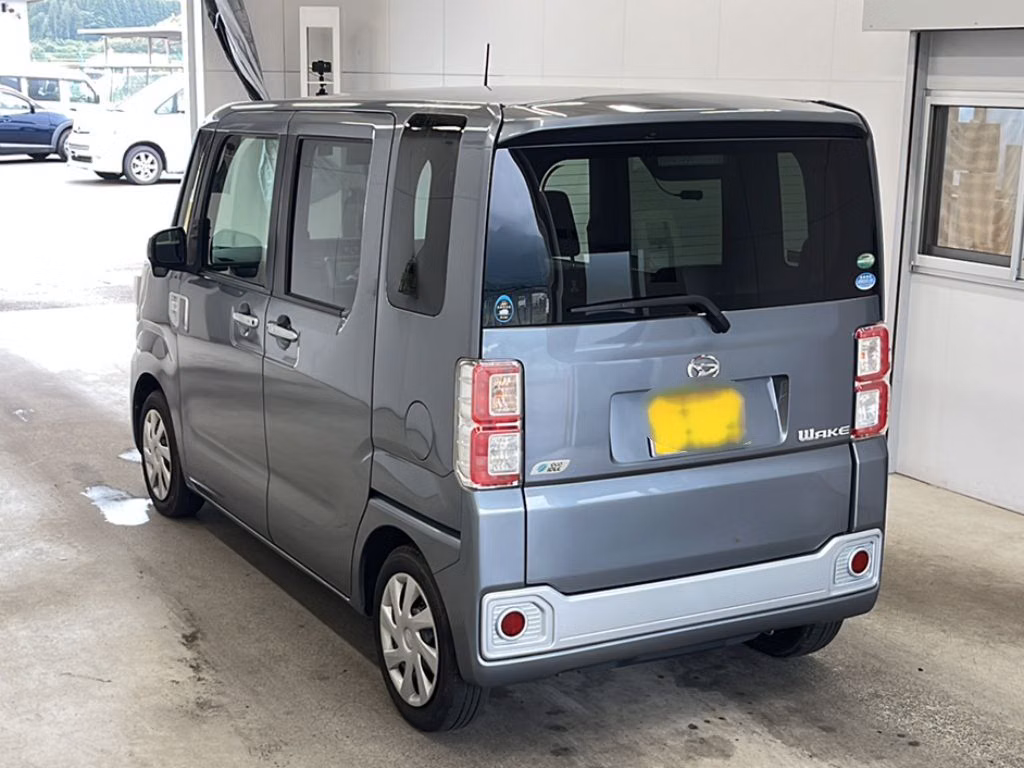 DAIHATSU WAKE