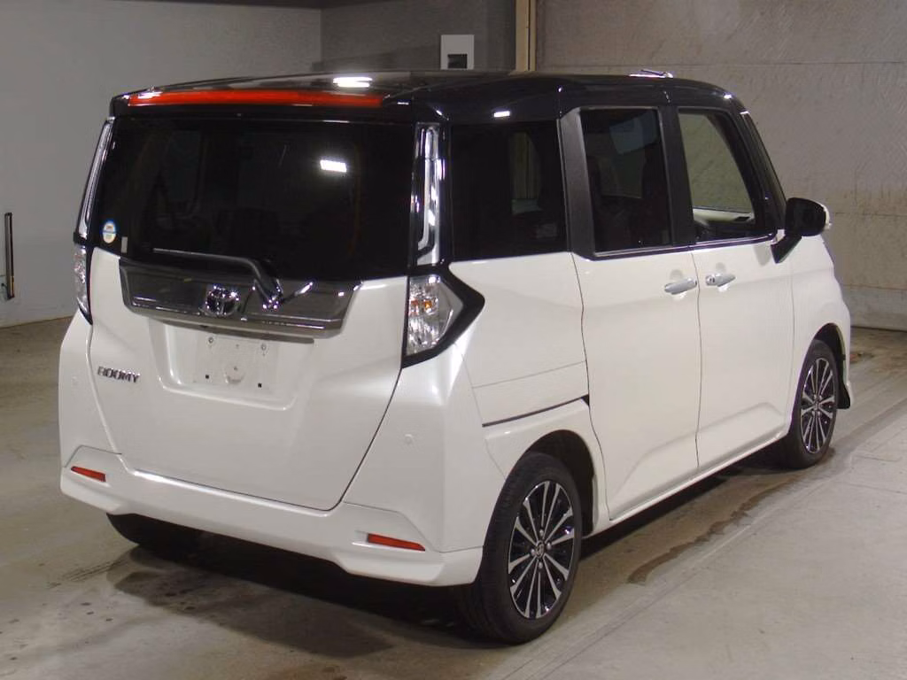 TOYOTA ROOMY