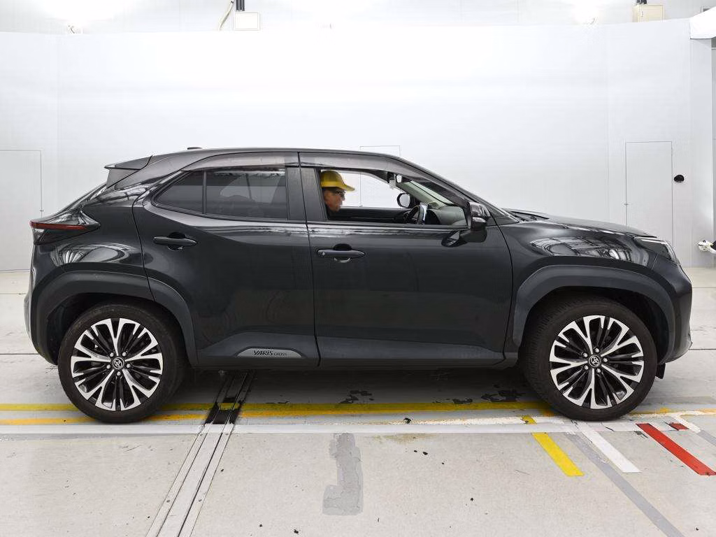 TOYOTA YARIS CROSS