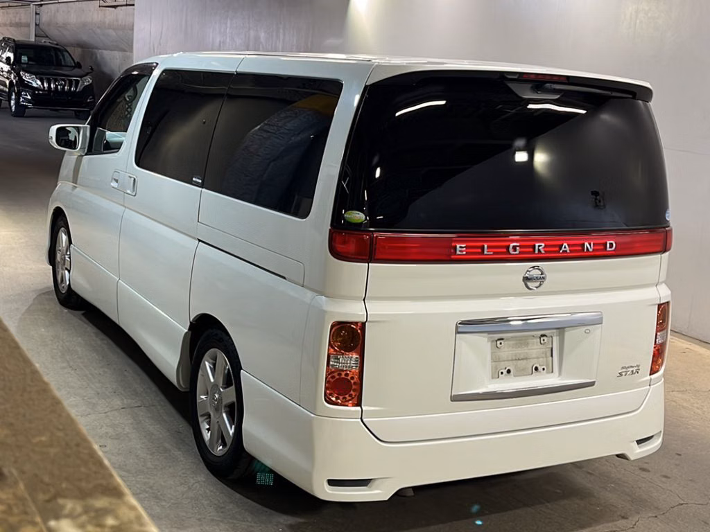 NISSAN ELGRAND