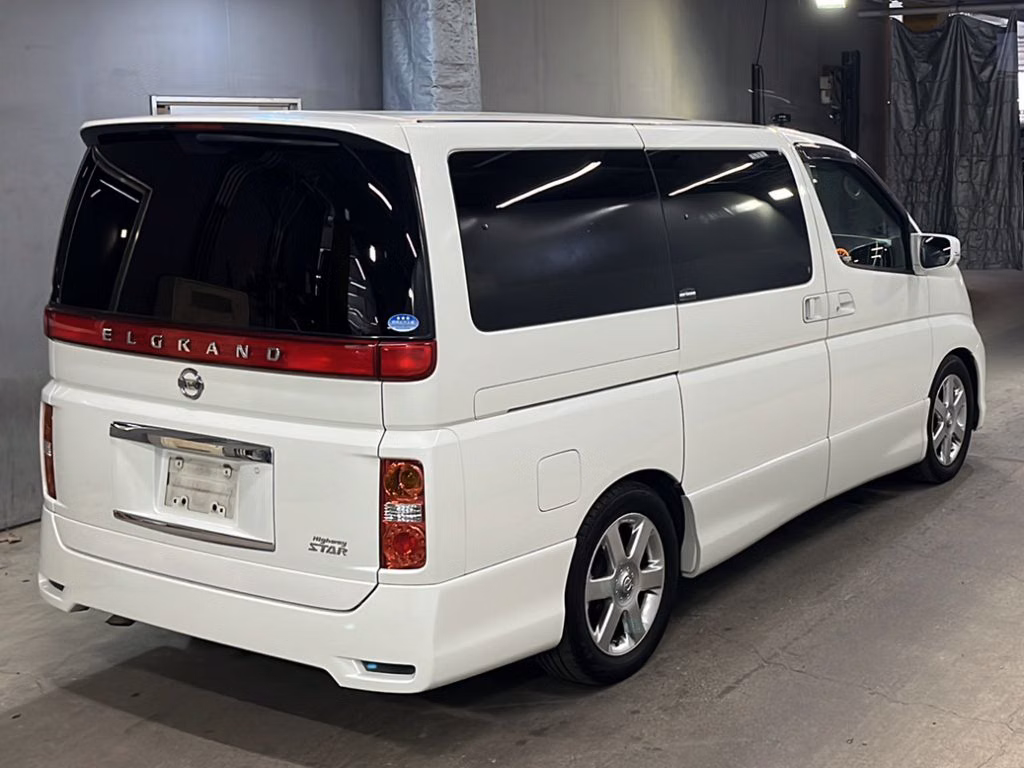 NISSAN ELGRAND