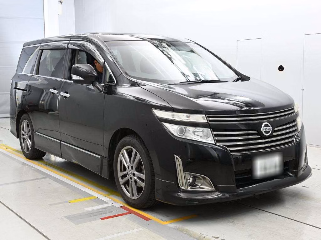 NISSAN ELGRAND