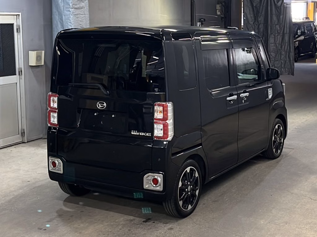DAIHATSU WAKE