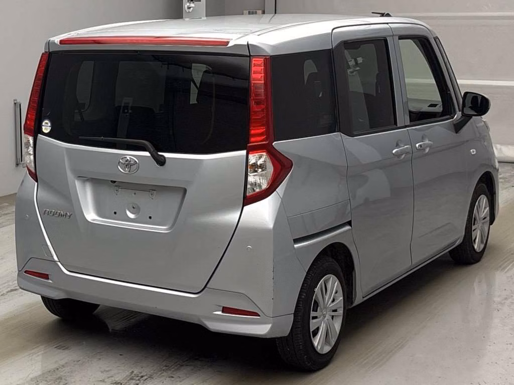 TOYOTA ROOMY