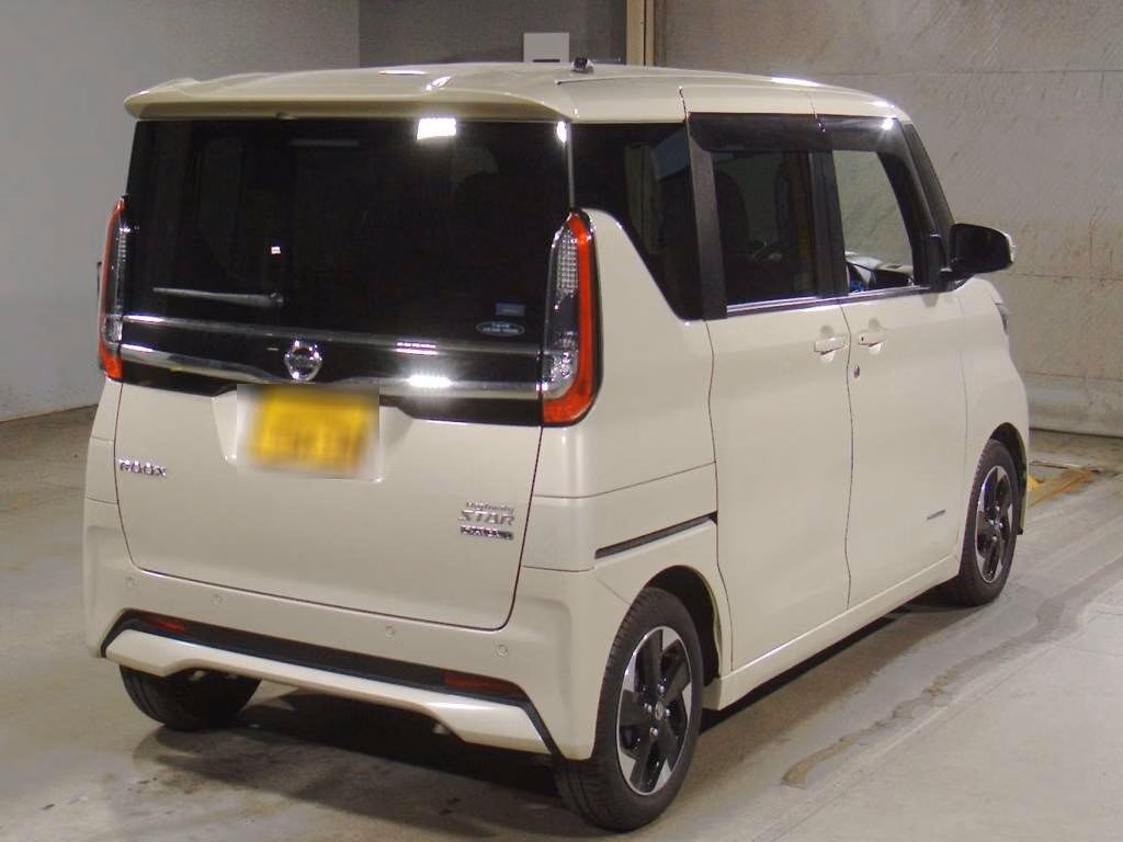 NISSAN ROOX