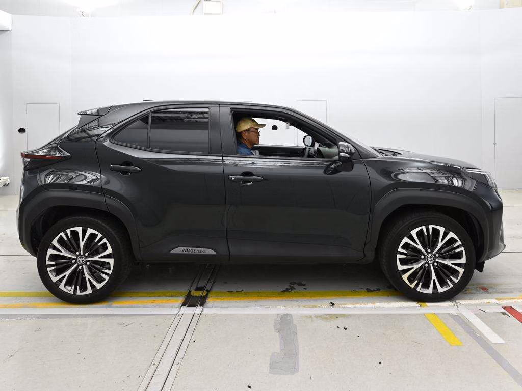 TOYOTA YARIS CROSS