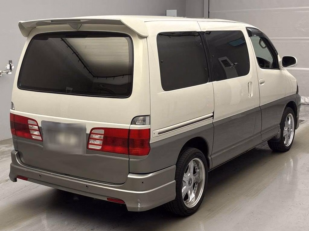 TOYOTA GRAND HIACE