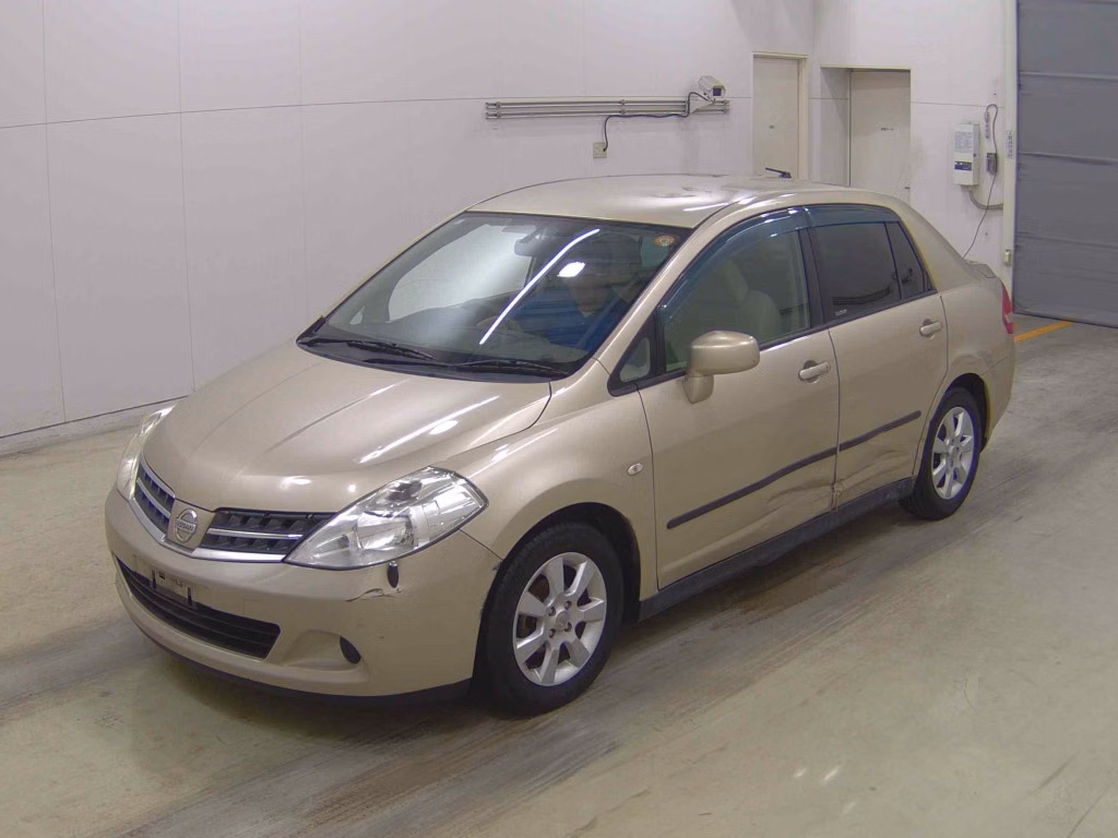 NISSAN TIIDA LATIO