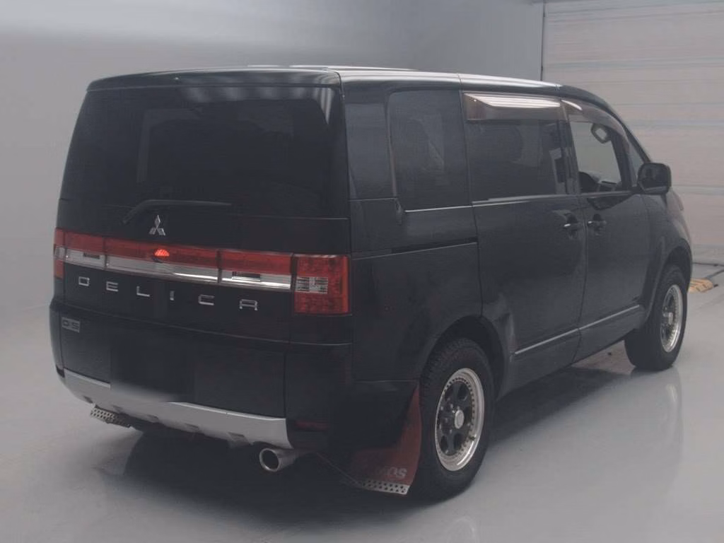 MITSUBISHI DELICA D:5