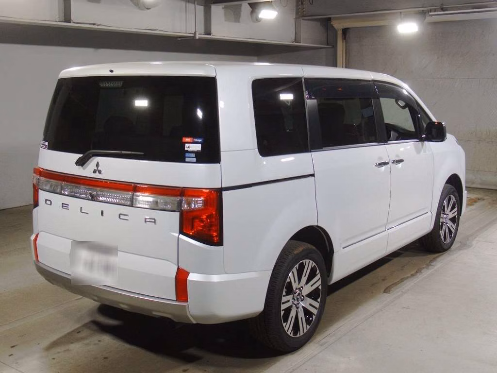 MITSUBISHI DELICA D:5
