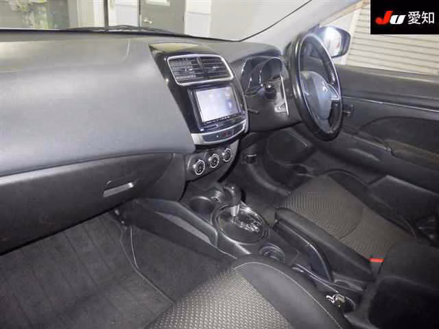 MITSUBISHI RVR