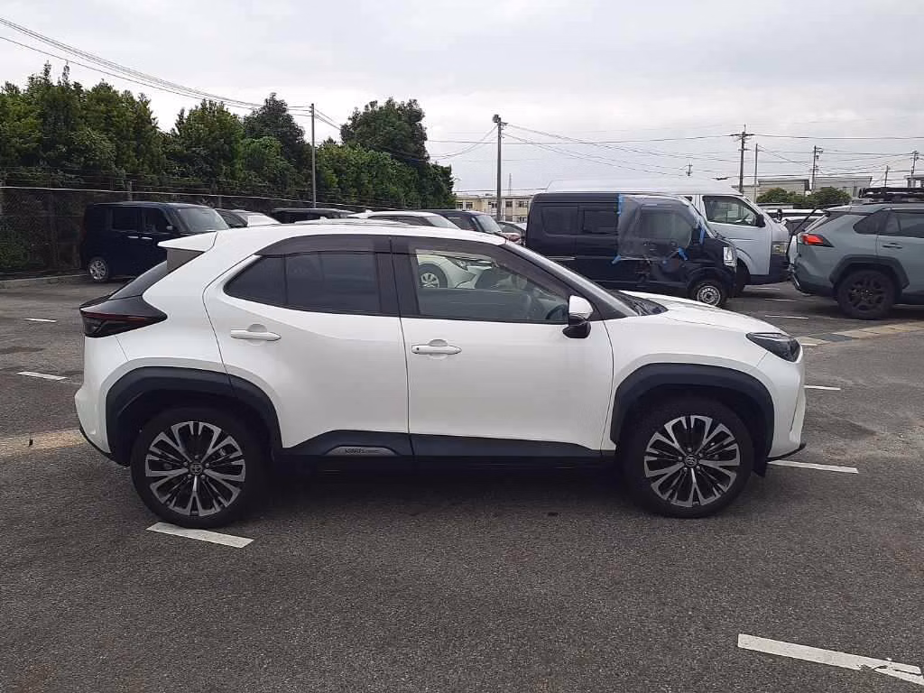 TOYOTA YARIS CROSS