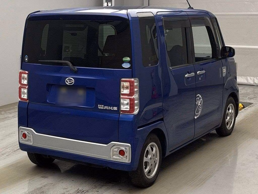 DAIHATSU WAKE