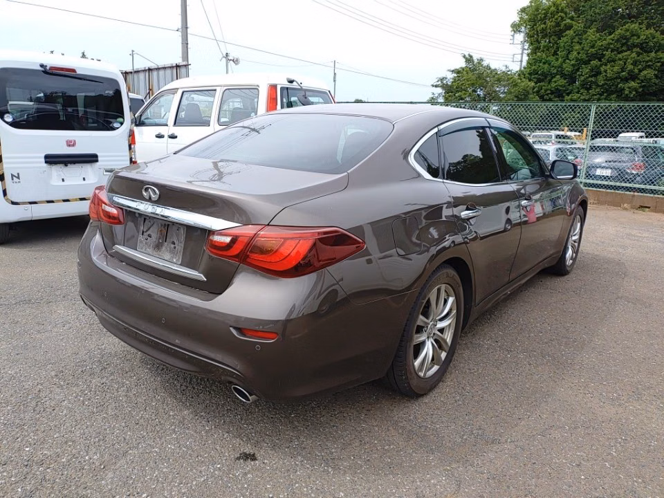 NISSAN FUGA