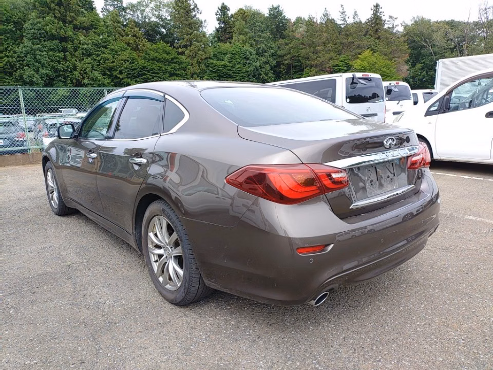 NISSAN FUGA
