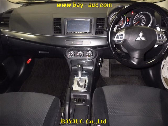 MITSUBISHI LANCER