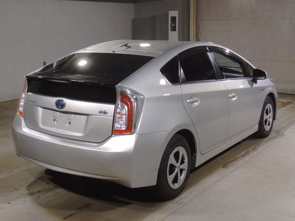 TOYOTA PRIUS