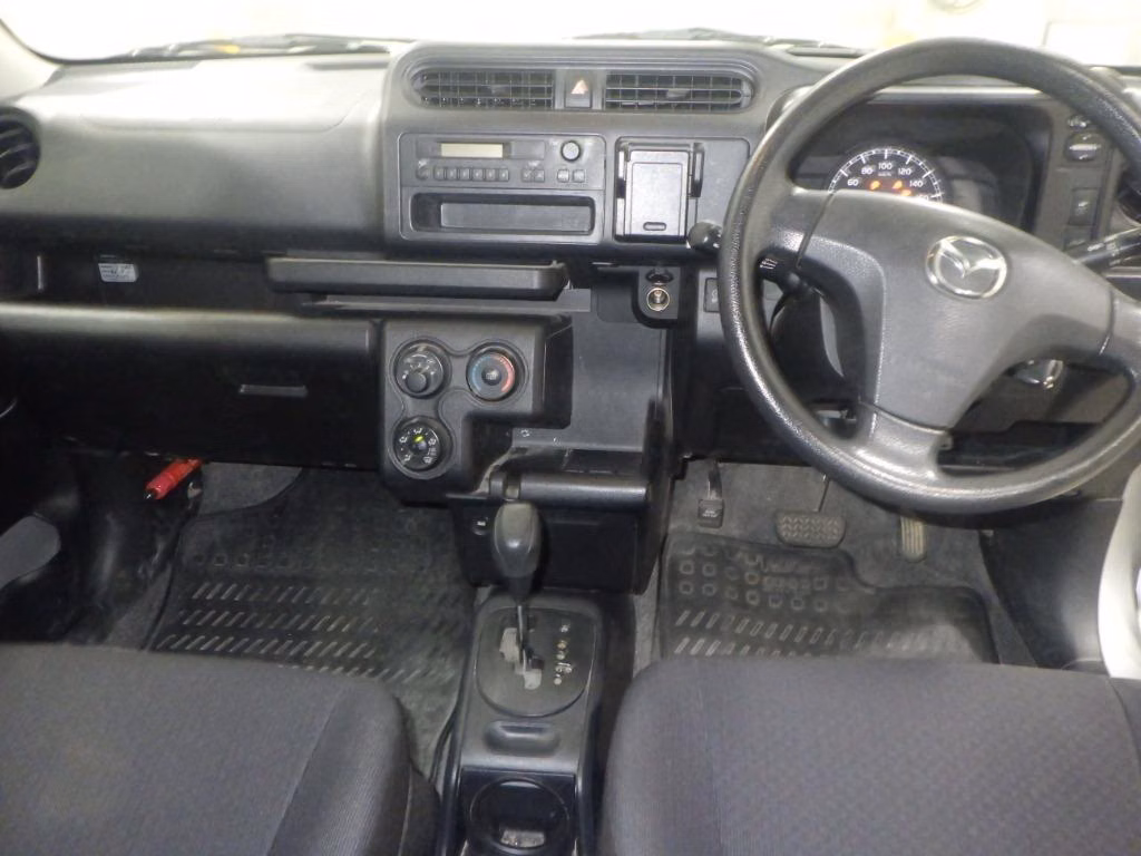 MAZDA FAMILIA