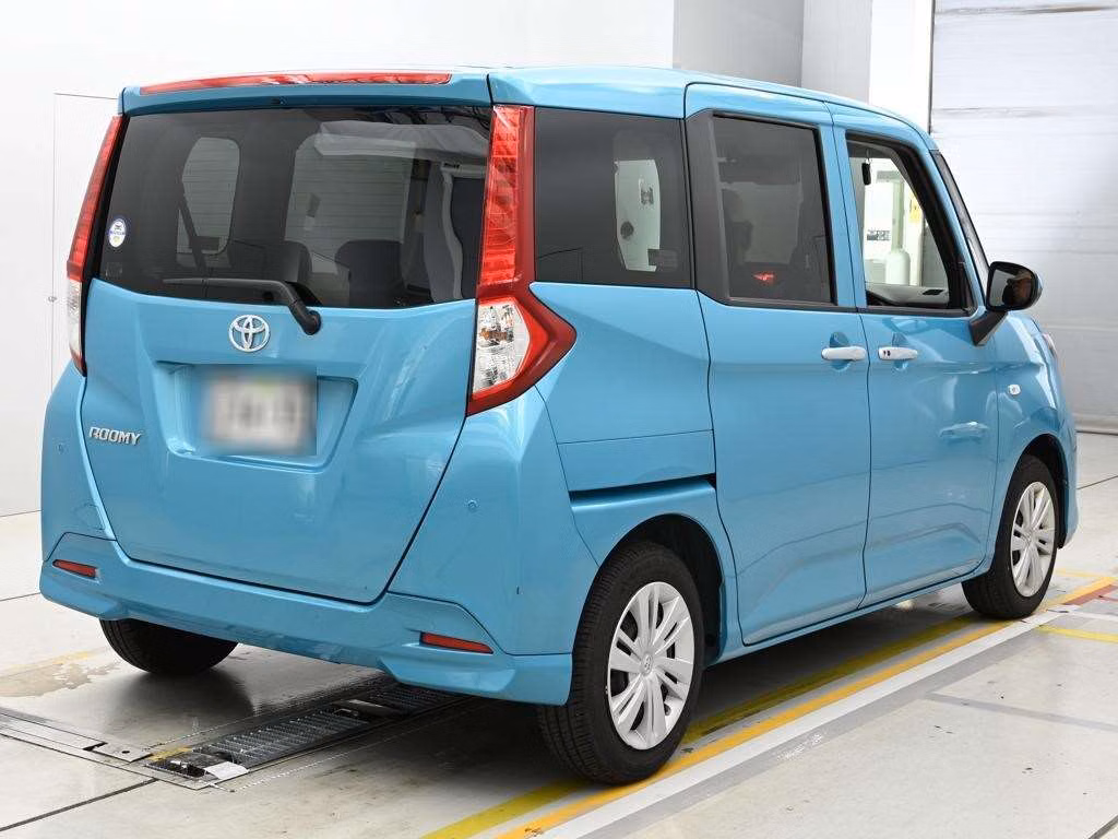 TOYOTA ROOMY
