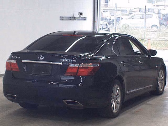 LEXUS LS600H