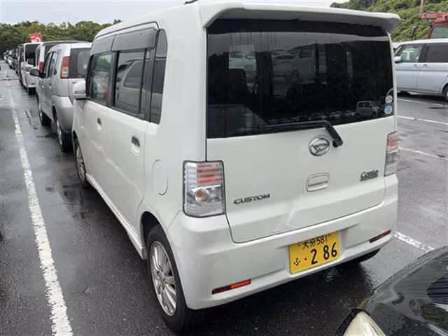 DAIHATSU MOVE CONTE