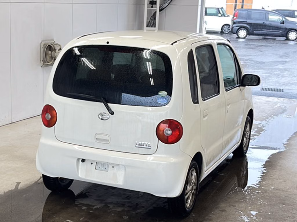 DAIHATSU MOVE LATTE