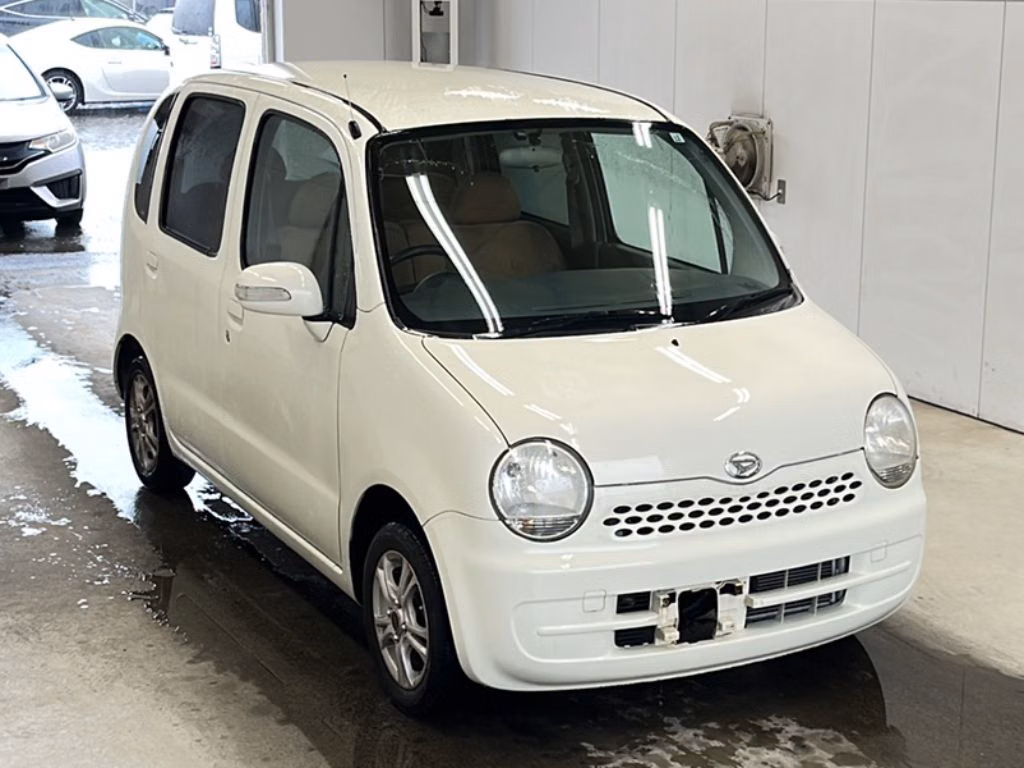 DAIHATSU MOVE LATTE