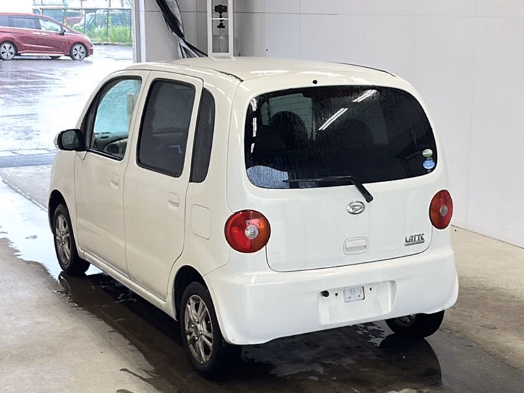DAIHATSU MOVE LATTE