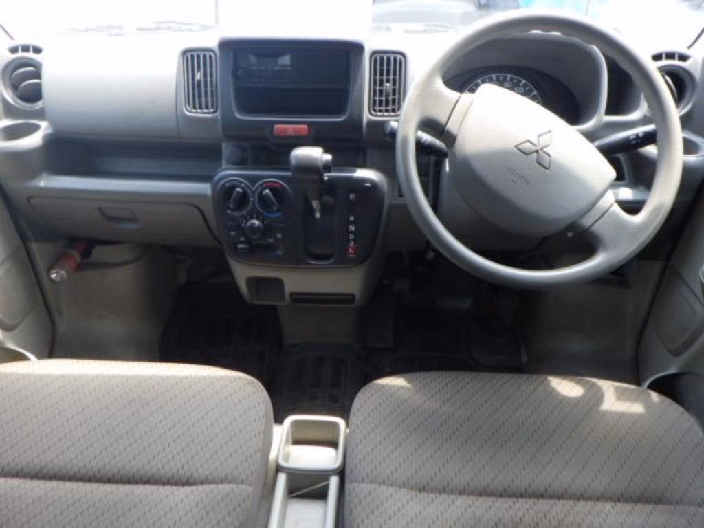 MITSUBISHI MINICAB
