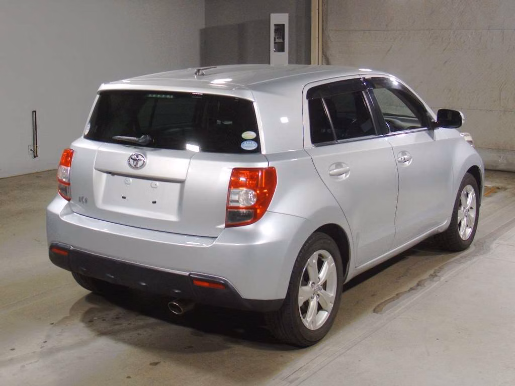 TOYOTA IST