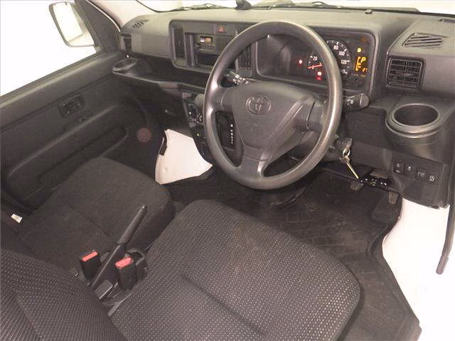 TOYOTA PIXIS VAN