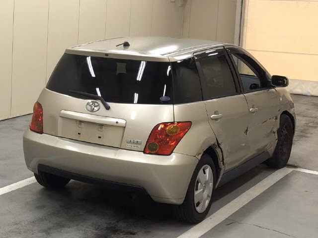 TOYOTA IST