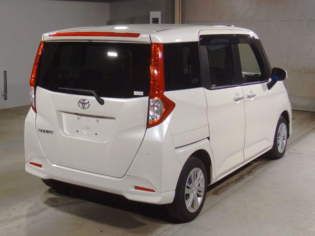 TOYOTA ROOMY