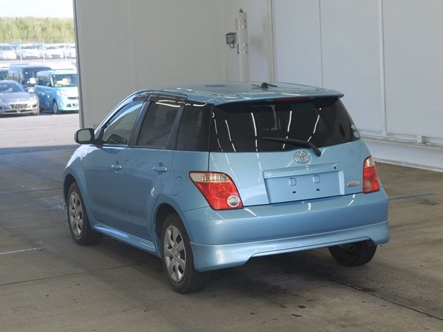 TOYOTA IST