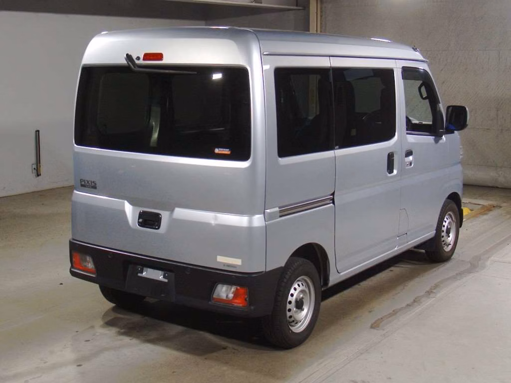 TOYOTA PIXIS VAN