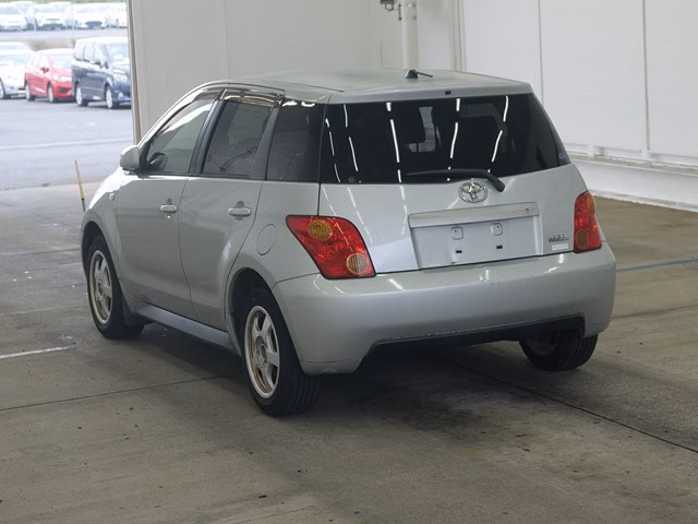 TOYOTA IST
