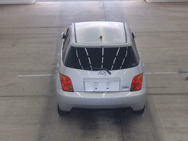 TOYOTA IST