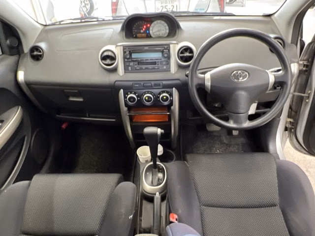 TOYOTA IST