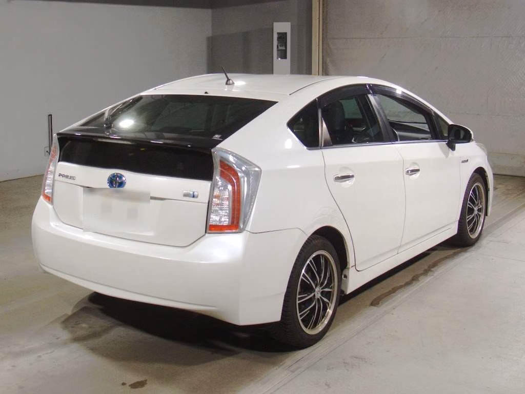 TOYOTA PRIUS