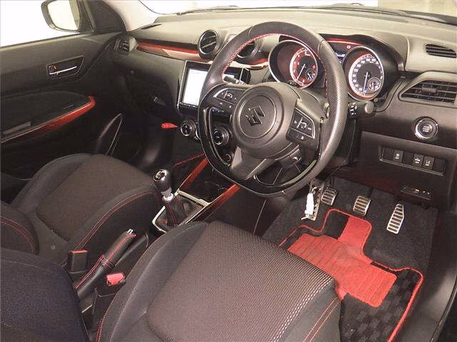SUZUKI SWIFT