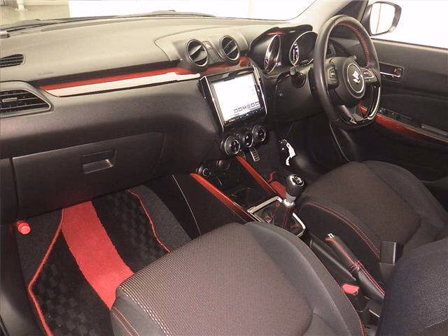 SUZUKI SWIFT