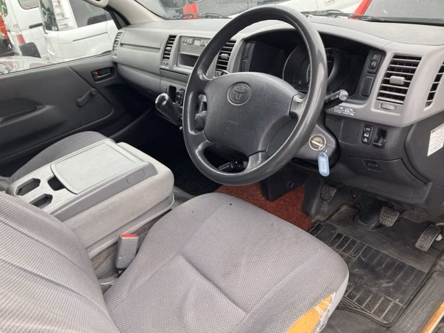 TOYOTA REGIUS ACE