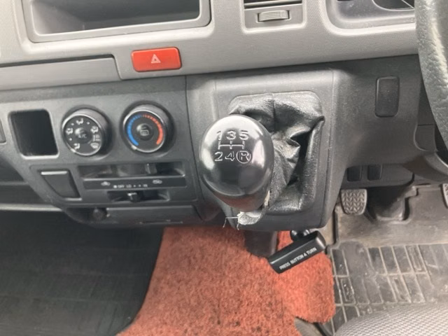 TOYOTA REGIUS ACE