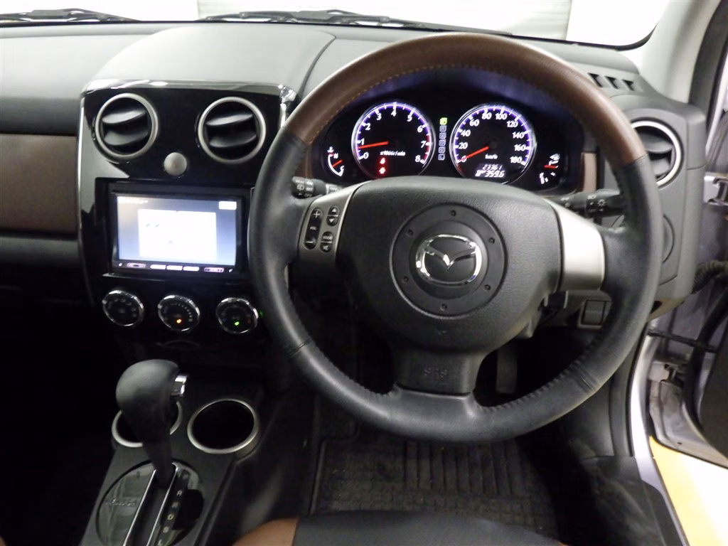 MAZDA VERISA