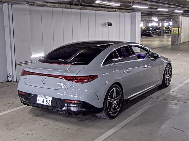 MERCEDES-BENZ EQE