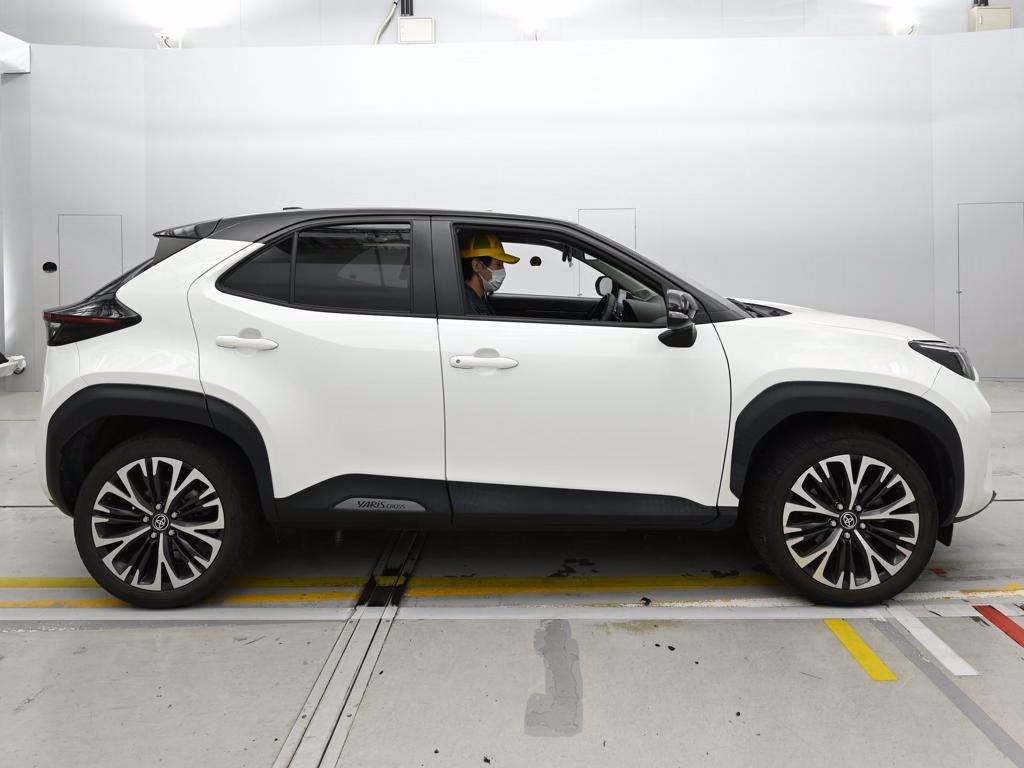 TOYOTA YARIS CROSS